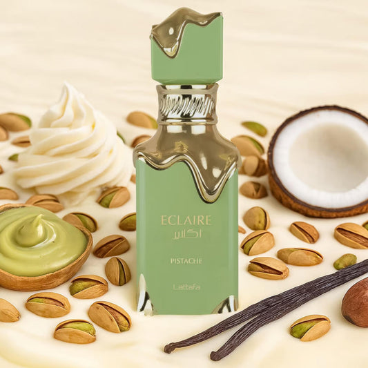 Eclaire Pistache with Notes