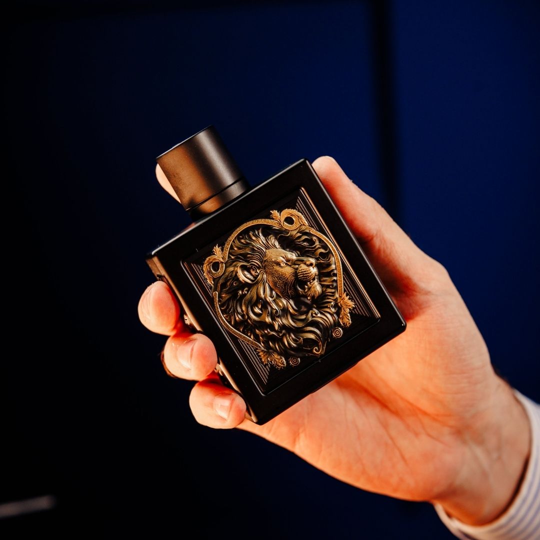Rayhaan Lion for men Eau de Parfum 100ml Black bottle in hand