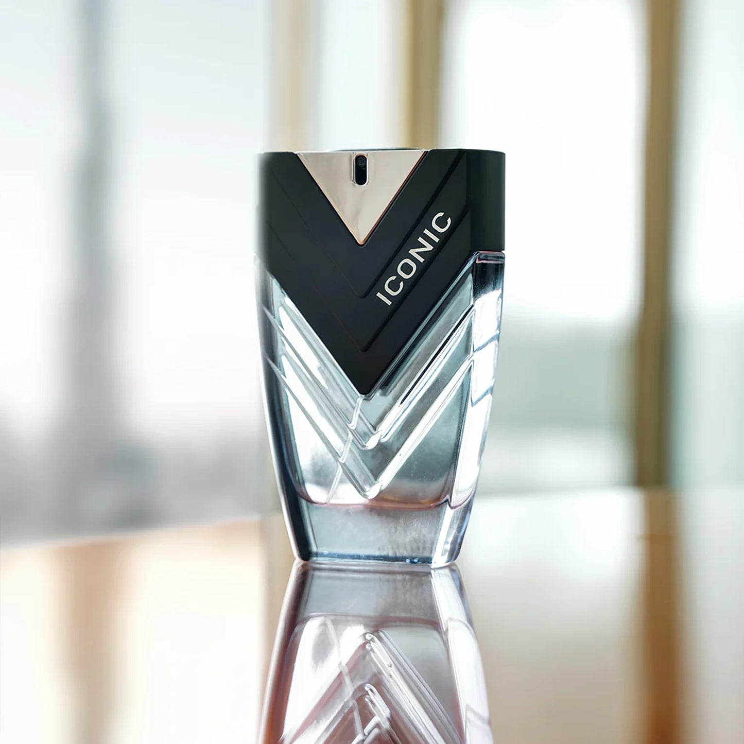 Sapil Iconic 100ml Eau de Parfum in outdoor elegant scene