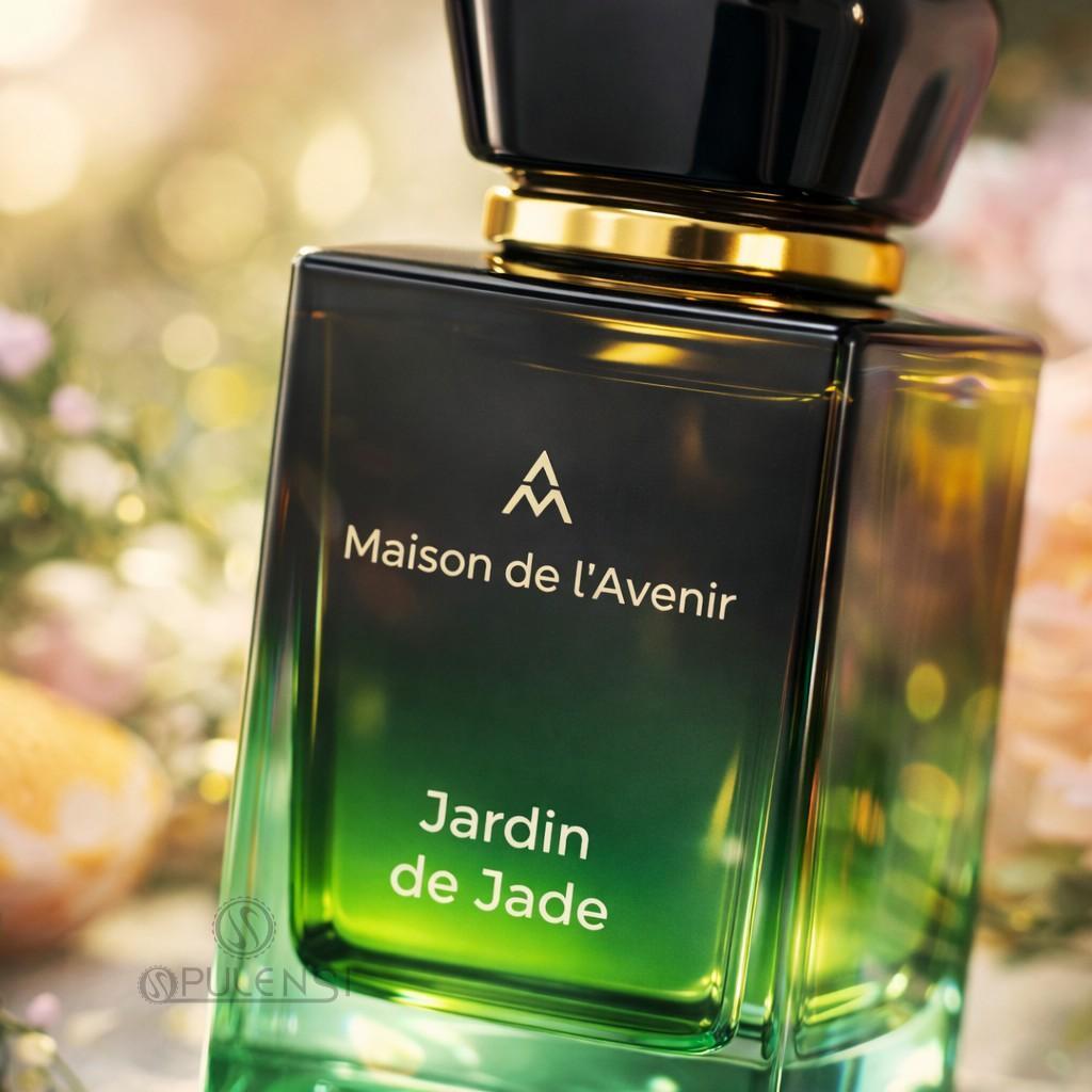 Close-up of Maison de l’Avenir Jardin de Jade eau de parfum bottle with emerald green gradient glass and gold accent cap, representing a luxury fresh floral fragrance.